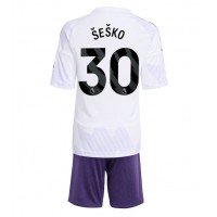 Manchester United Benjamin Sesko #30 Replika babykläder Bortaställ Barn 2025-26 Kortärmad (+ korta byxor)